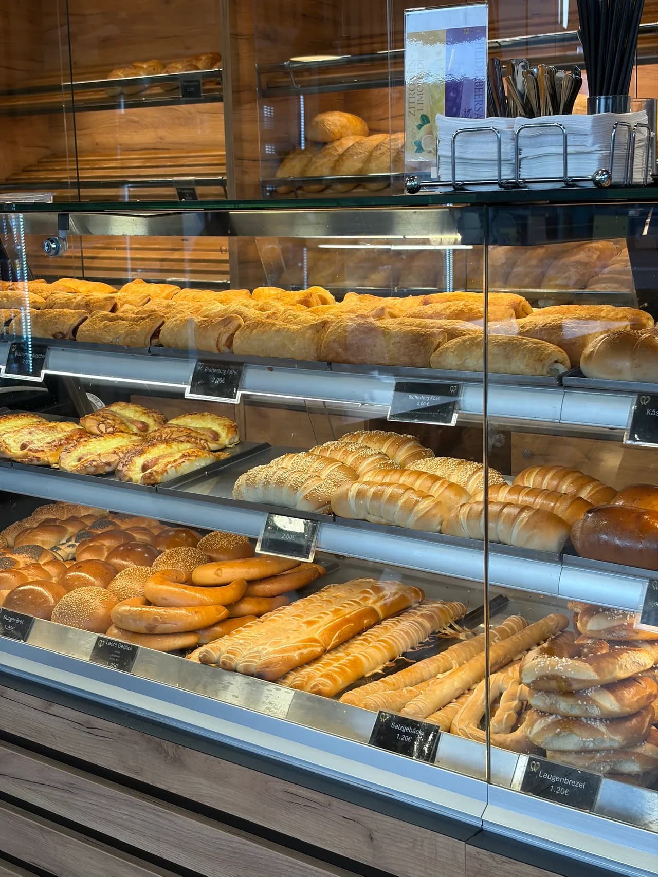 Verkaufstheke in der Bäckerei
