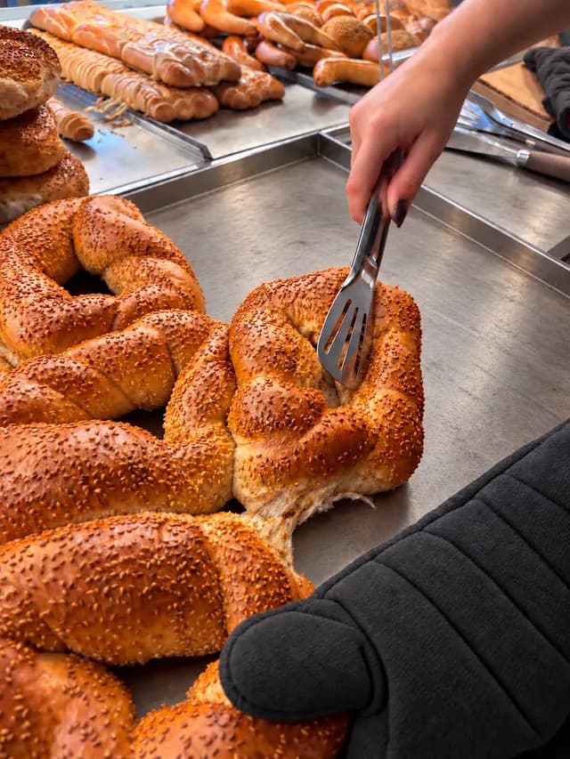 Frische Brezeln bei Balkan Bäckerei